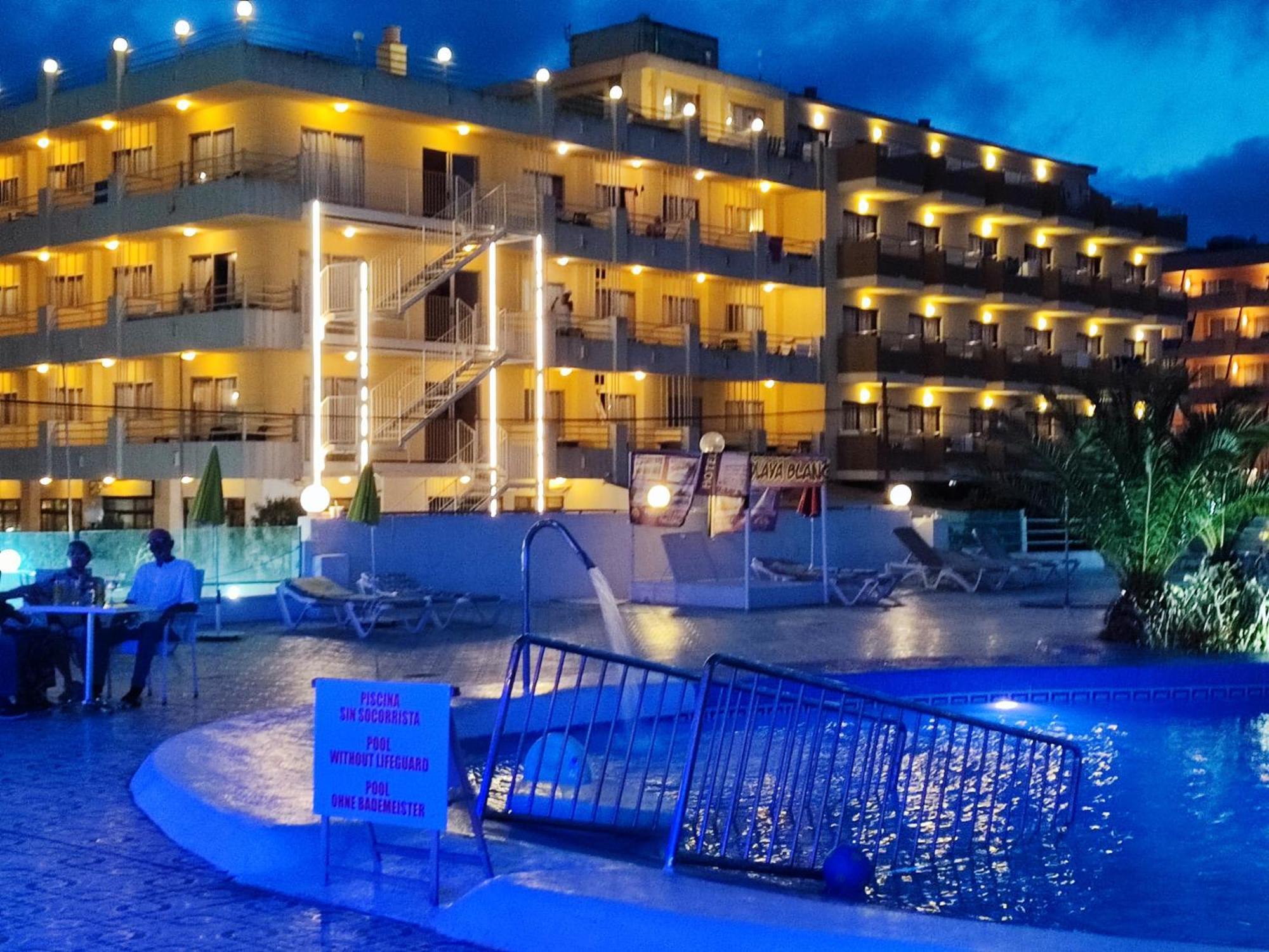 Bj Bei Juan Hostal S'Illot  Buitenkant foto